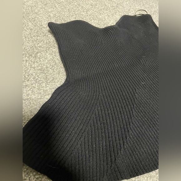 Brand New Strapless Ribbed Top - Picture 2 of 3